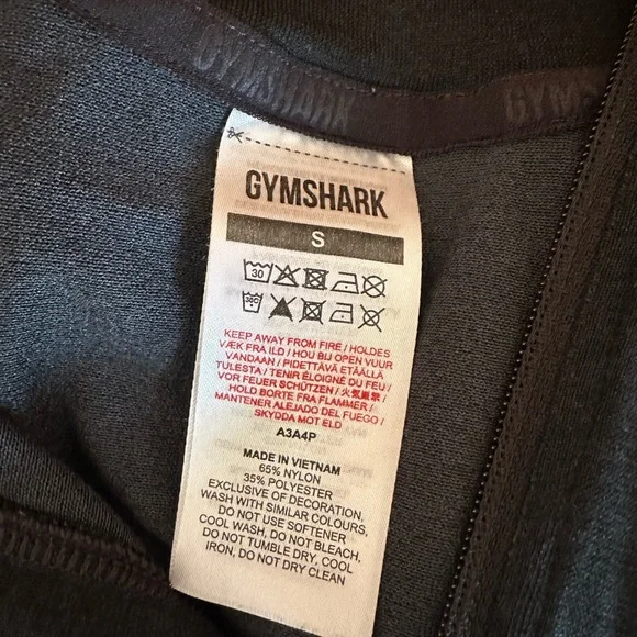 GymShark Black Long Sleeve 1/2 zip - Picture 3 of 3